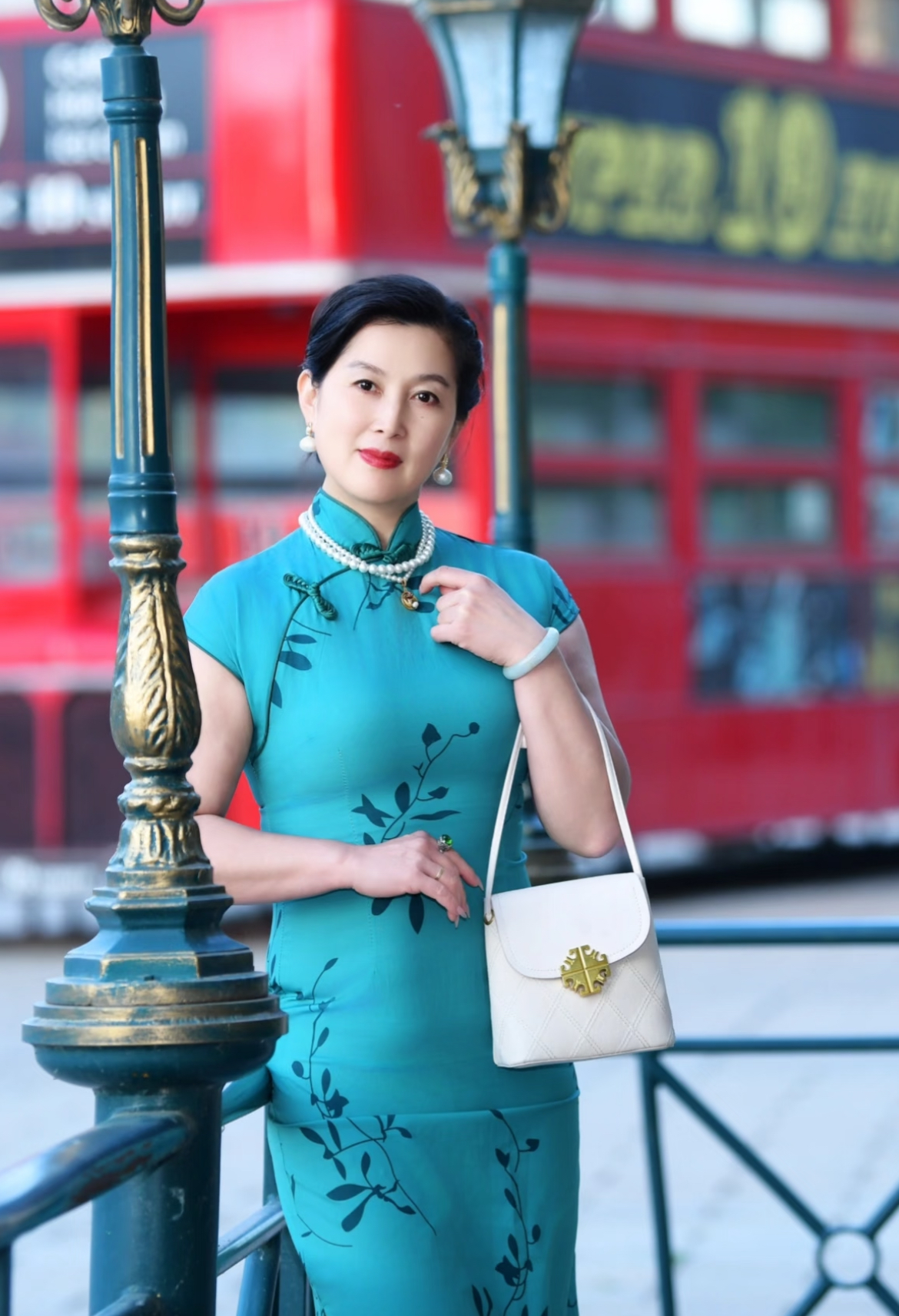 时尚舒适女装 - 图片1